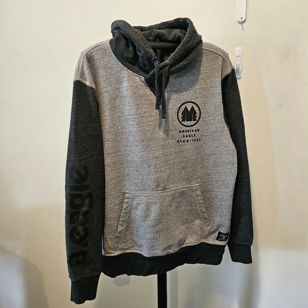 Men's American Eagle Hoodie Size M Gray and Black